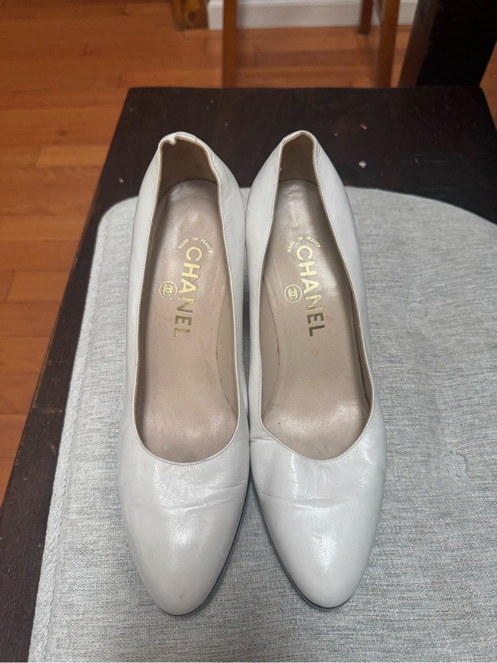 CHANEL Cream Leather Pointed-Toe Pumps